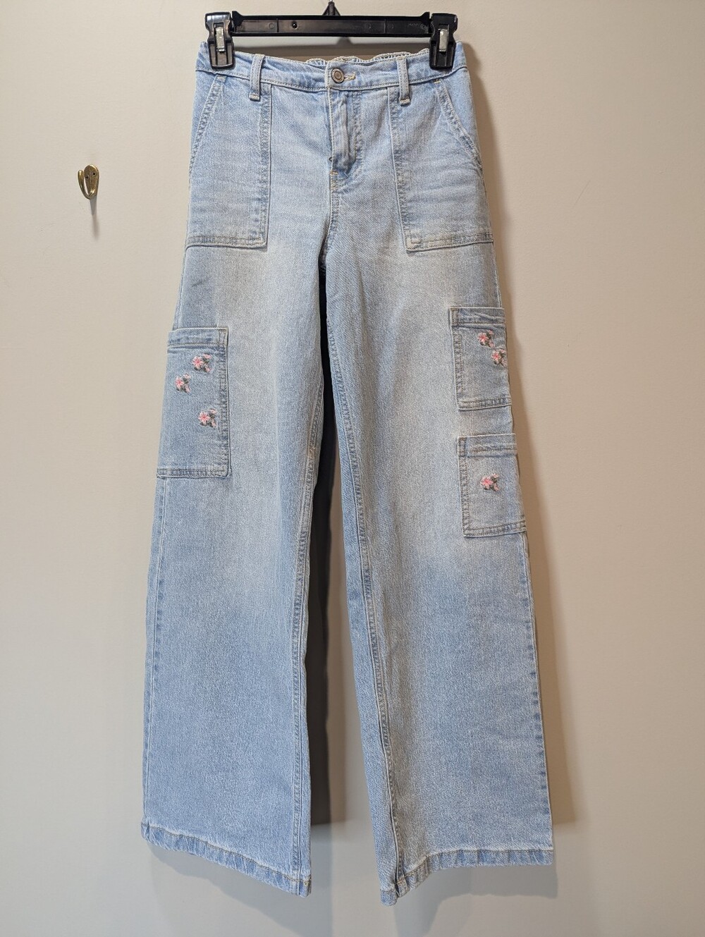 No Boundaries Wide Leg Cargo Floral Embroidered Denim Jeans Size XXS (00)
